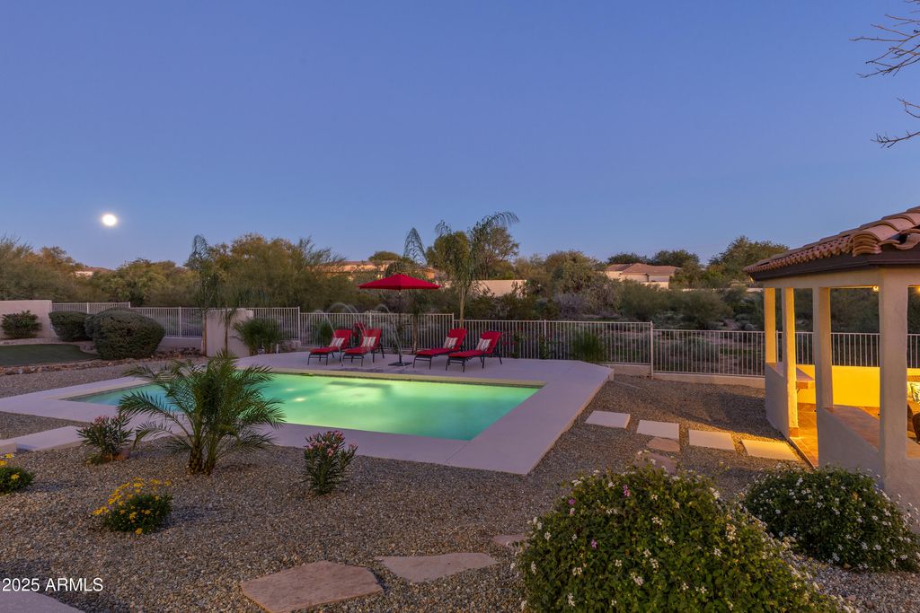 Image 11 of property listing at 27589 N 61ST Place, Scottsdale, AZ 85266