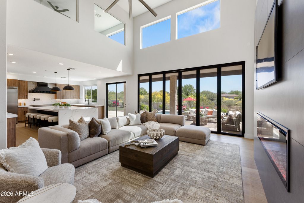 Image 2 of property listing at 27589 N 61ST Place, Scottsdale, AZ 85266