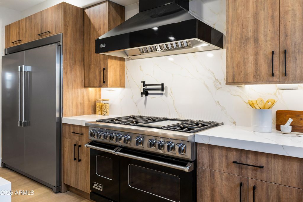 Image 22 of property listing at 27589 N 61ST Place, Scottsdale, AZ 85266