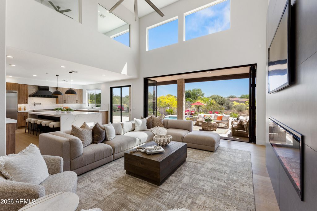 Image 3 of property listing at 27589 N 61ST Place, Scottsdale, AZ 85266