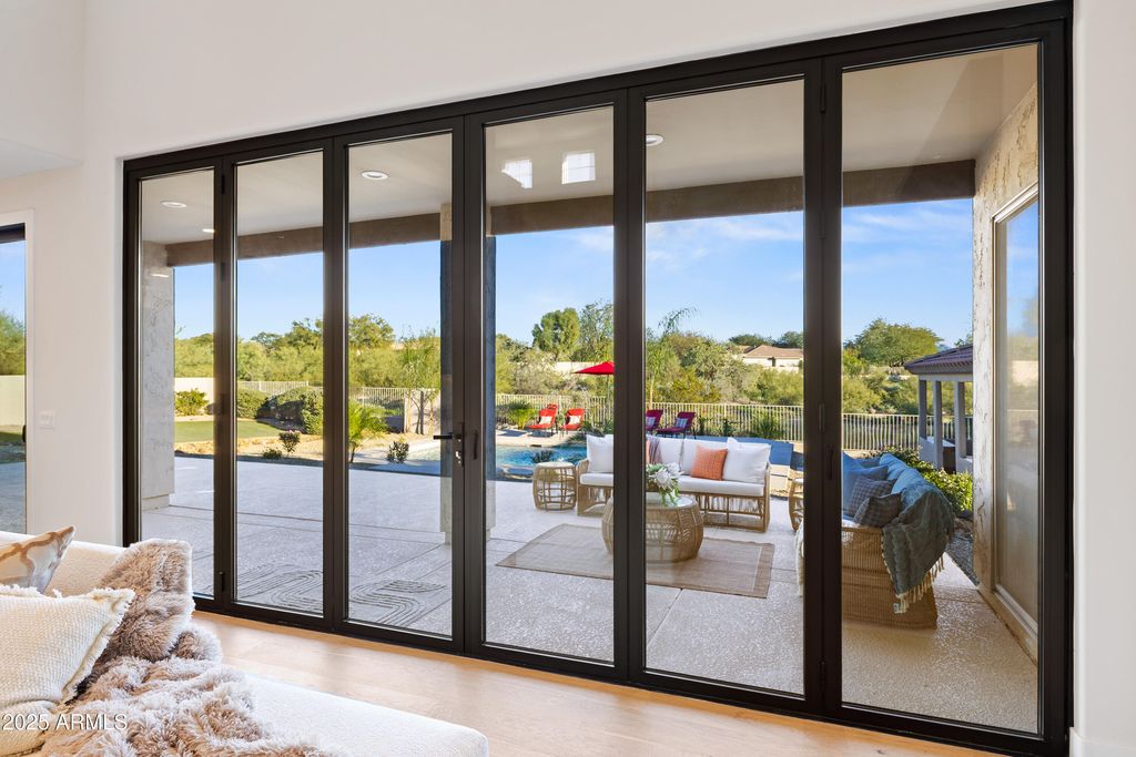 Image 32 of property listing at 27589 N 61ST Place, Scottsdale, AZ 85266