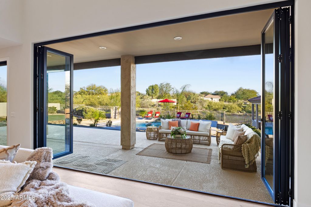 Image 33 of property listing at 27589 N 61ST Place, Scottsdale, AZ 85266