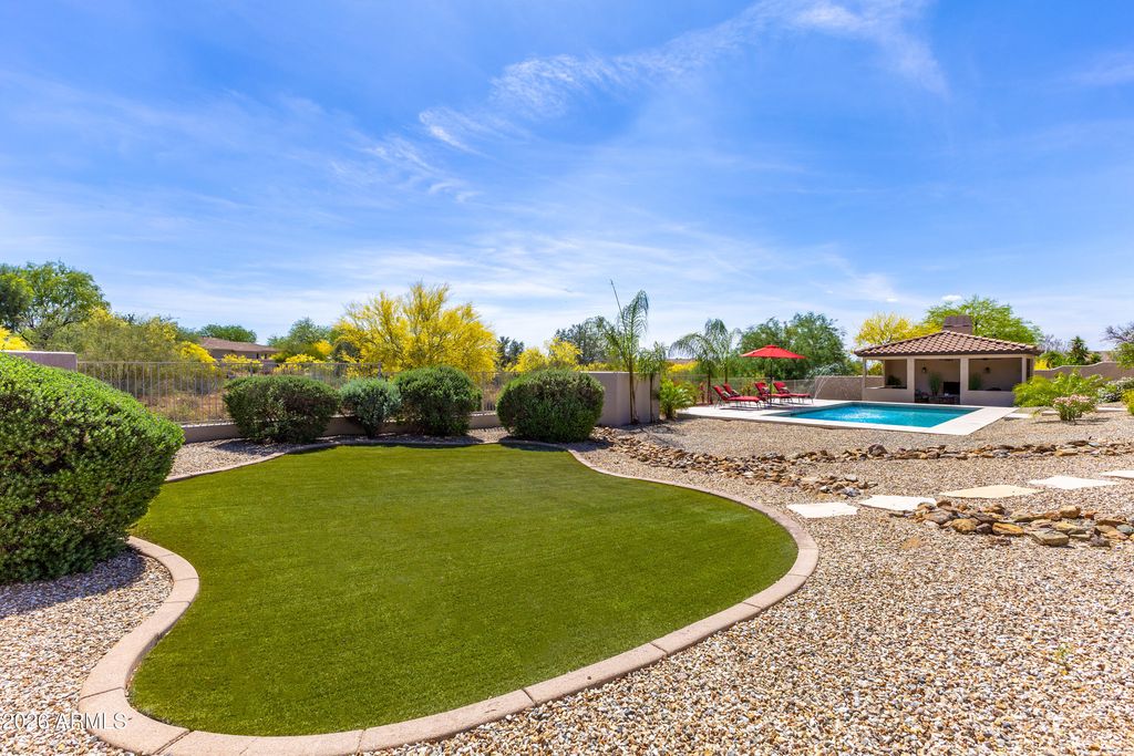 Image 37 of property listing at 27589 N 61ST Place, Scottsdale, AZ 85266