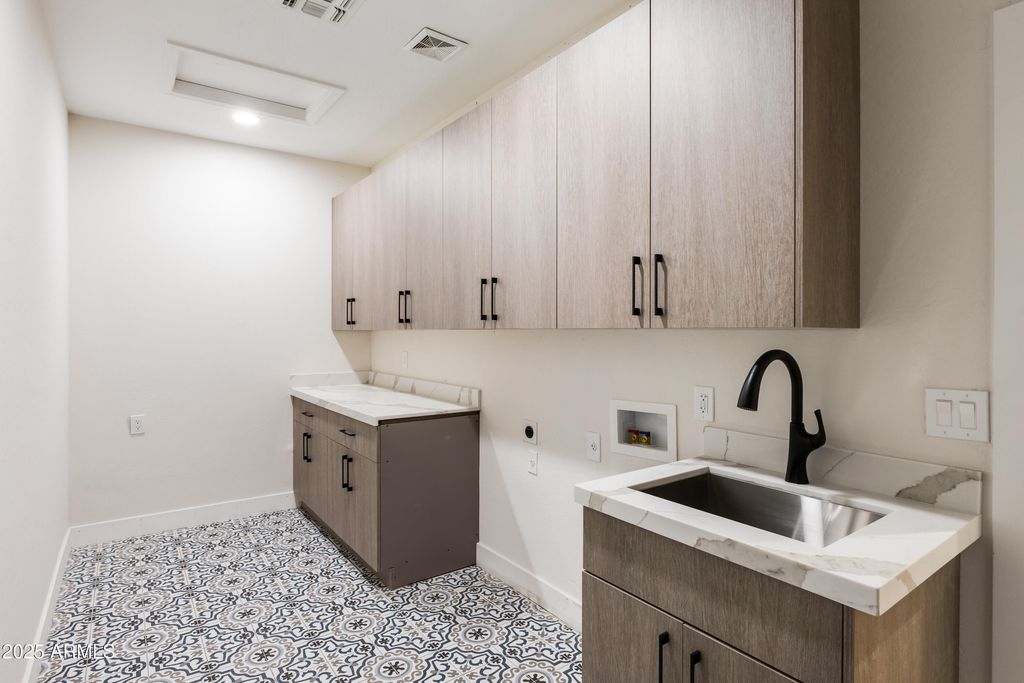 Image 69 of property listing at 27589 N 61ST Place, Scottsdale, AZ 85266