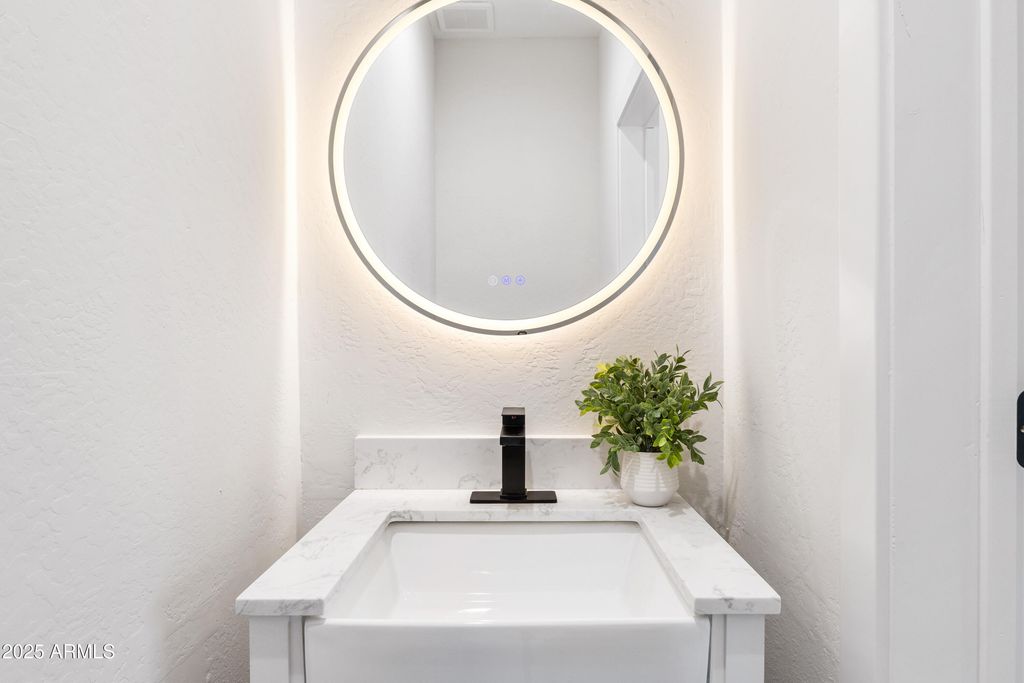 Image 79 of property listing at 27589 N 61ST Place, Scottsdale, AZ 85266