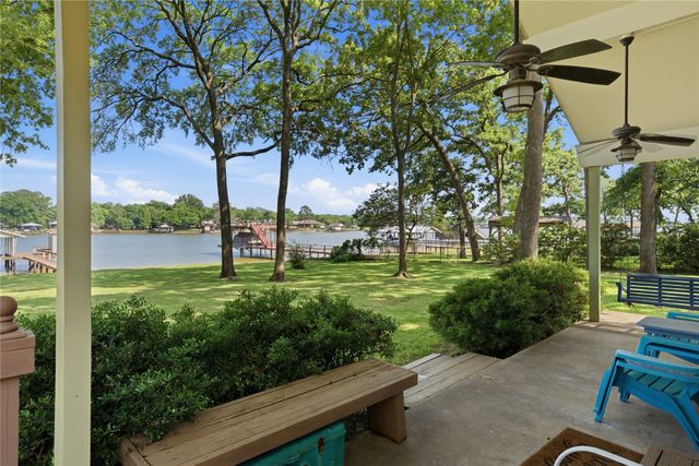 116 Camino Robles Street, Gun Barrel City, TX 75156