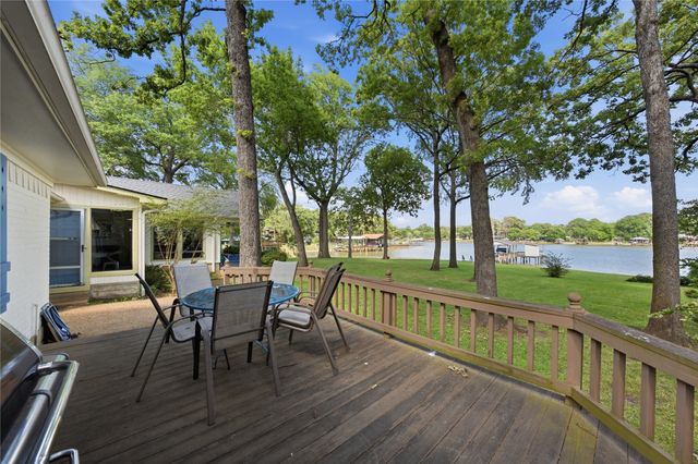 116 Camino Robles Street, Gun Barrel City, TX 75156