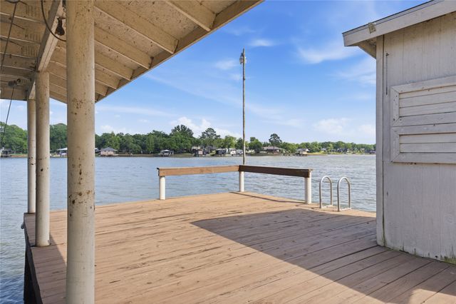 116 Camino Robles Street, Gun Barrel City, TX 75156