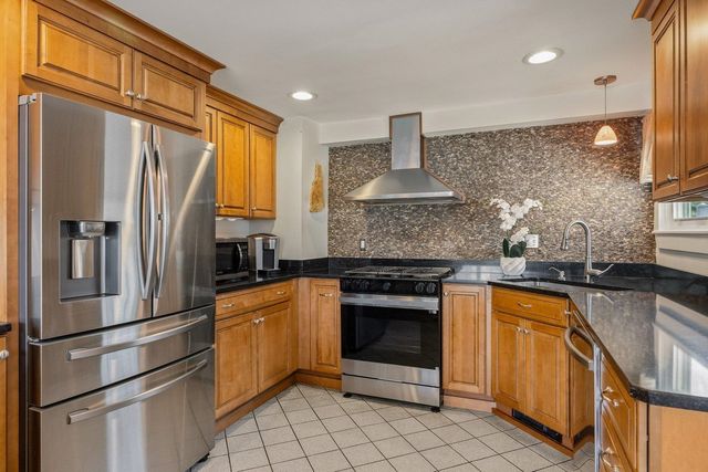 163 Ocean Road, Portsmouth, NH 03801