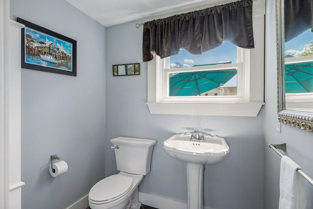 163 Ocean Road, Portsmouth, NH 03801