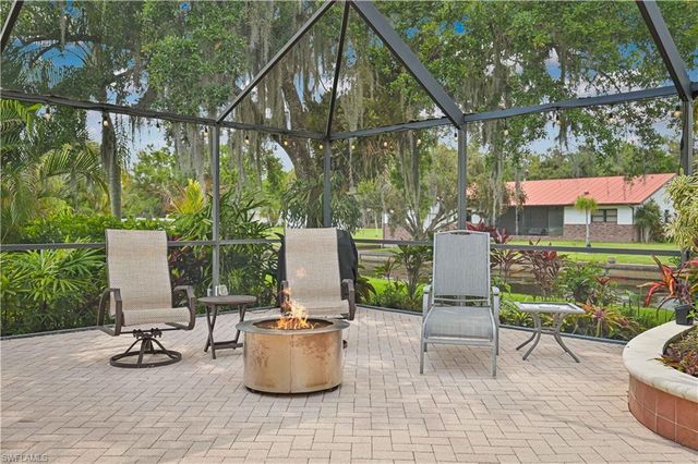 1910 Oak DR, Alva, FL 33920