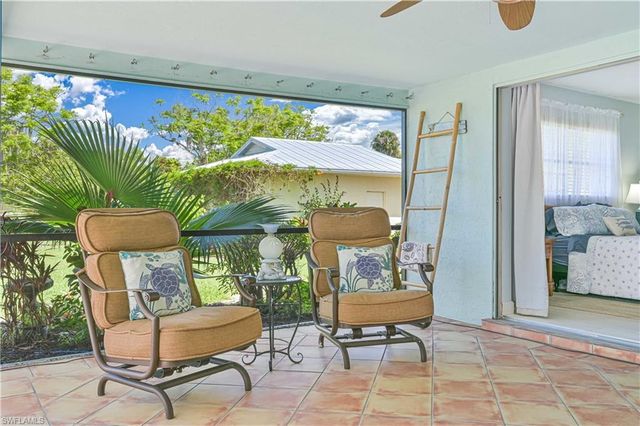 1910 Oak DR, Alva, FL 33920