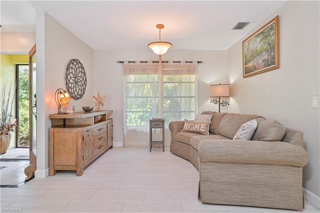 1910 Oak DR, Alva, FL 33920