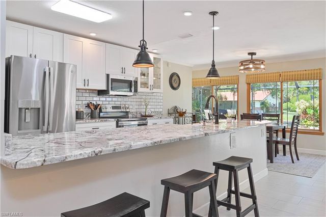 1910 Oak DR, Alva, FL 33920