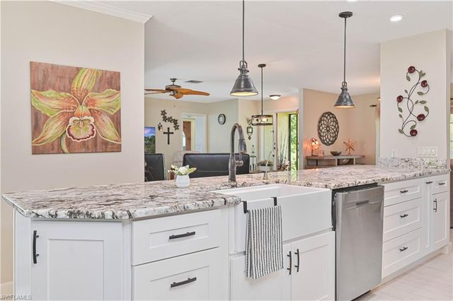 1910 Oak DR, Alva, FL 33920