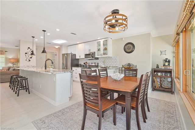 1910 Oak DR, Alva, FL 33920