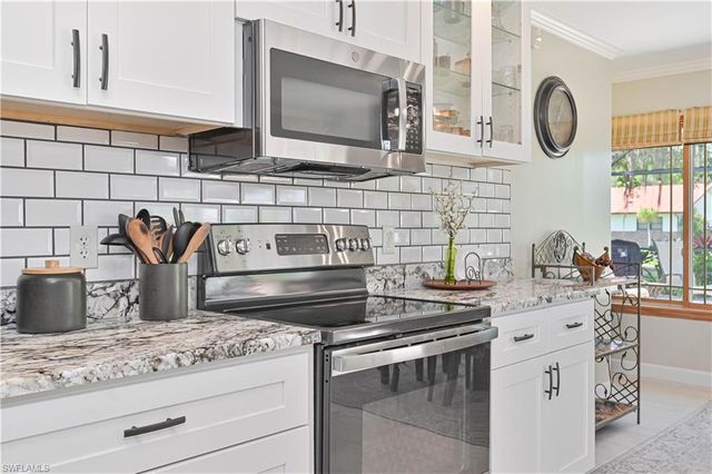 1910 Oak DR, Alva, FL 33920