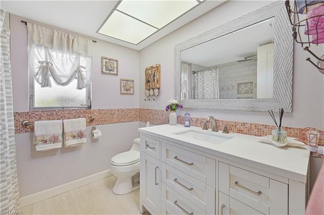 1910 Oak DR, Alva, FL 33920