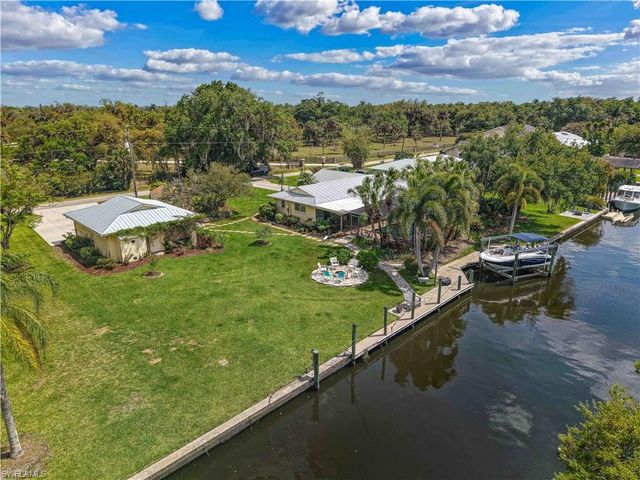 1910 Oak DR, Alva, FL 33920