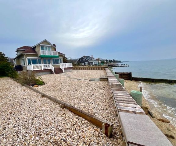 4135 Camp Mineola Road, Mattituck, NY 11952
