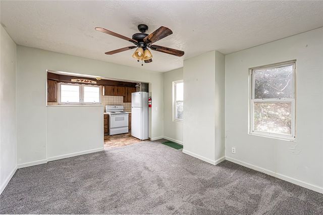 1602 KANSAS AVE, White Oak, PA 15131