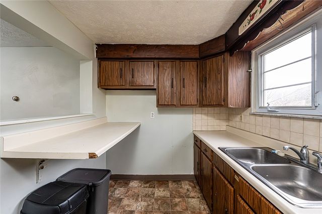 1602 KANSAS AVE, White Oak, PA 15131