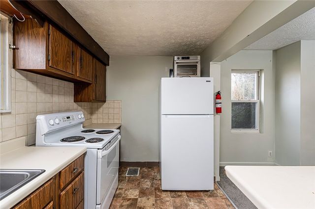 1602 KANSAS AVE, White Oak, PA 15131