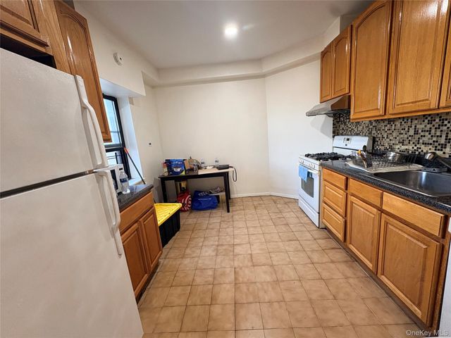 4037 77 st 5F, Elmhurst, NY 11373