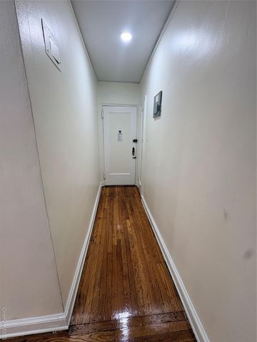 4037 77 st 5F, Elmhurst, NY 11373