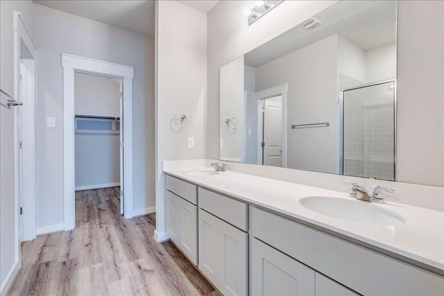 144 Threshing RD A, Buda, TX 78610