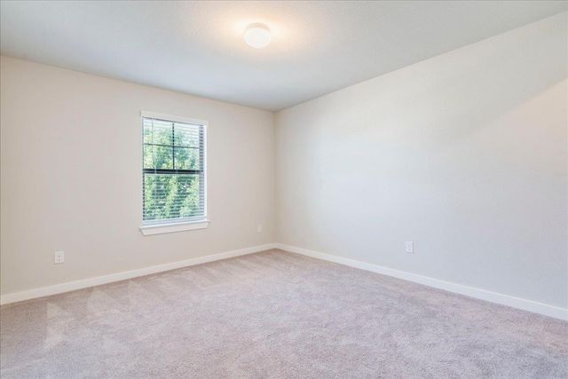 144 Threshing RD A, Buda, TX 78610