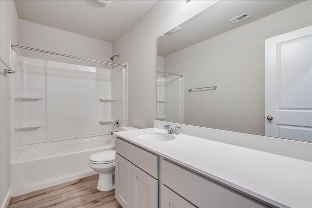 144 Threshing RD A, Buda, TX 78610