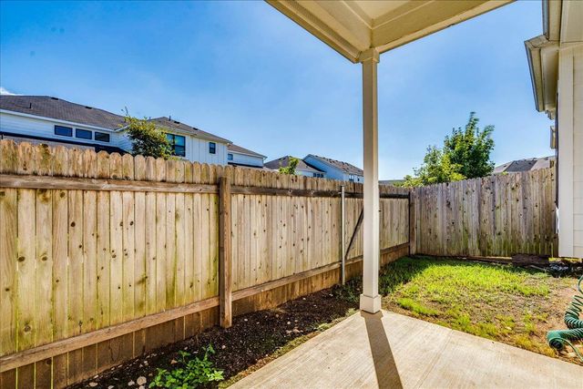 144 Threshing RD A, Buda, TX 78610