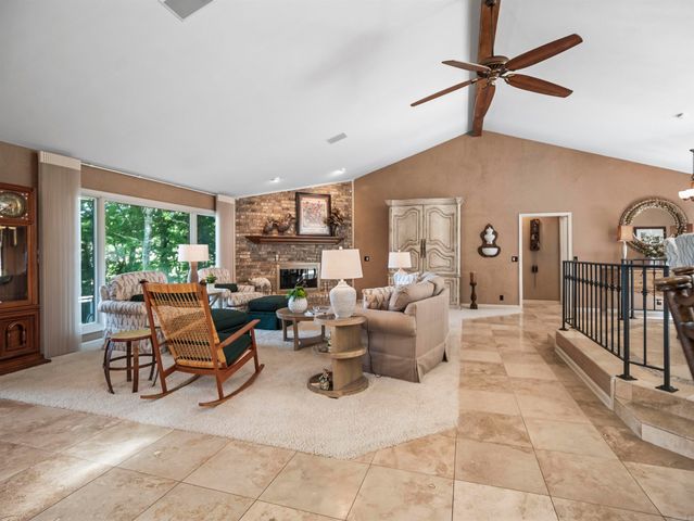 11 Realeza Court, Hot Springs Village, AR 71909