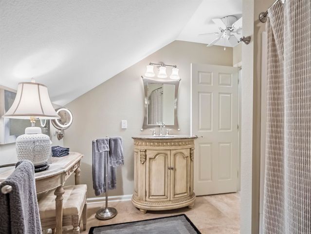 11 Realeza Court, Hot Springs Village, AR 71909