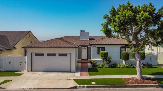 10225 S 7th Avenue, Inglewood, CA 90303