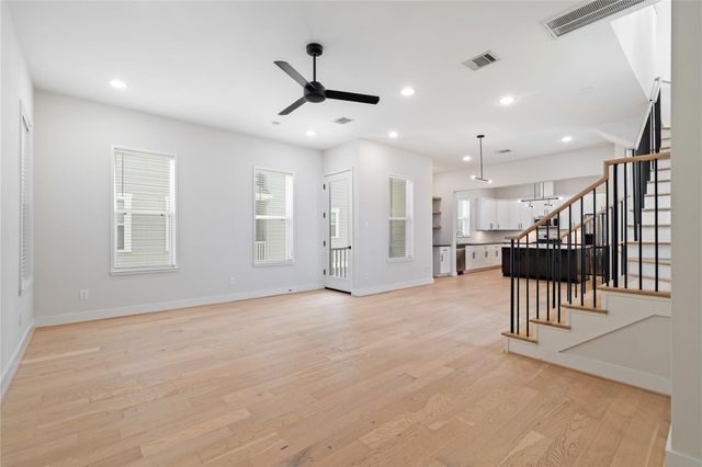 2206 Lou Ellen Lane B, Houston, TX 77018