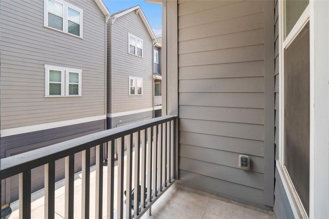 2206 Lou Ellen Lane B, Houston, TX 77018