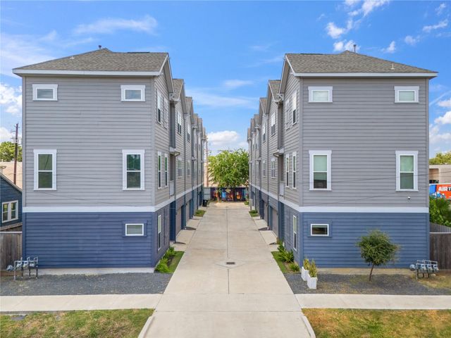 2206 Lou Ellen Lane B, Houston, TX 77018