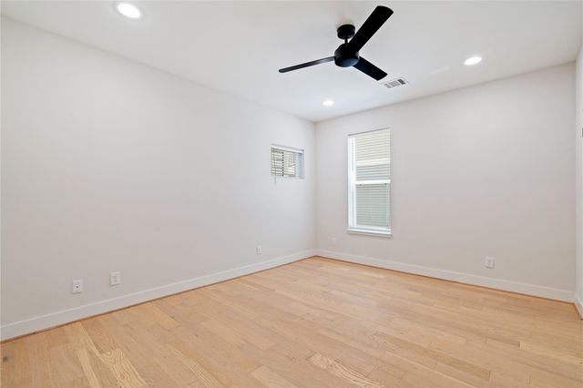 2206 Lou Ellen Lane B, Houston, TX 77018