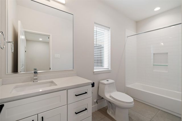 2206 Lou Ellen Lane B, Houston, TX 77018