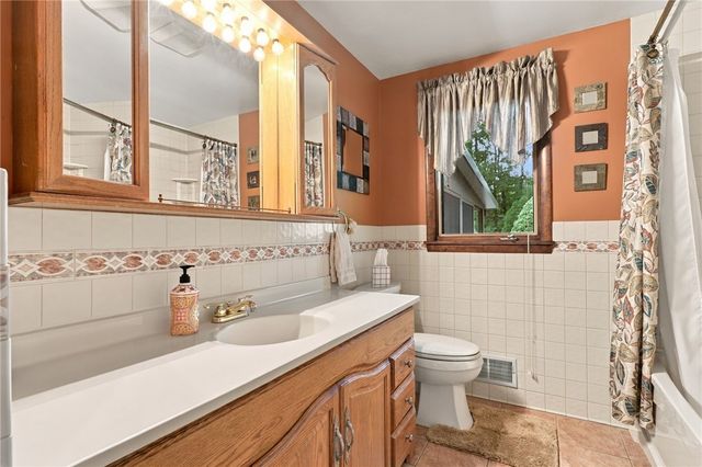691 Finchingfield Lane, Webster, NY 14580