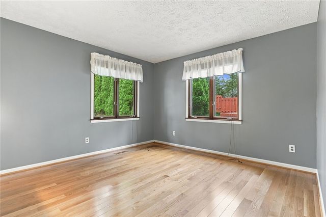 691 Finchingfield Lane, Webster, NY 14580
