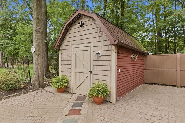 691 Finchingfield Lane, Webster, NY 14580