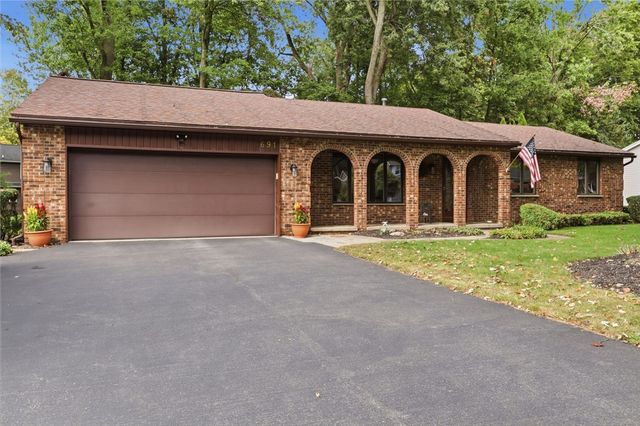 691 Finchingfield Lane, Webster, NY 14580