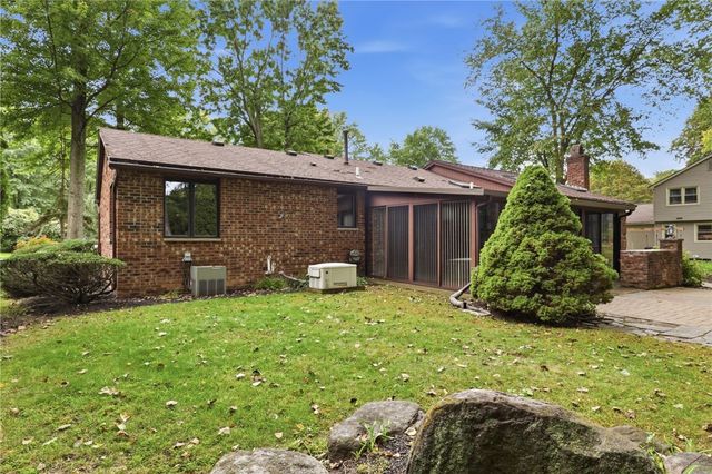 691 Finchingfield Lane, Webster, NY 14580