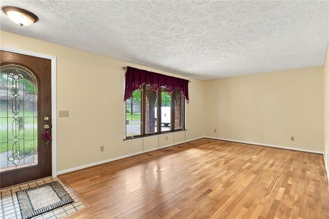 691 Finchingfield Lane, Webster, NY 14580