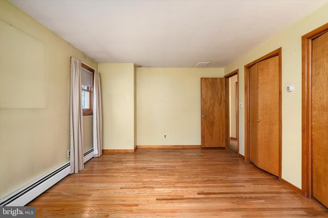 18 EDGEWOOD RD, Robbinsville, NJ 08691