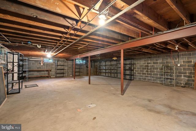 18 EDGEWOOD RD, Robbinsville, NJ 08691
