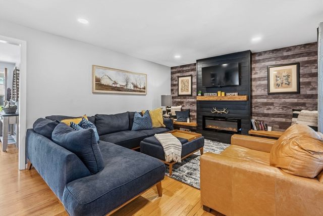 105 Plain Street, Easthampton, MA 01027